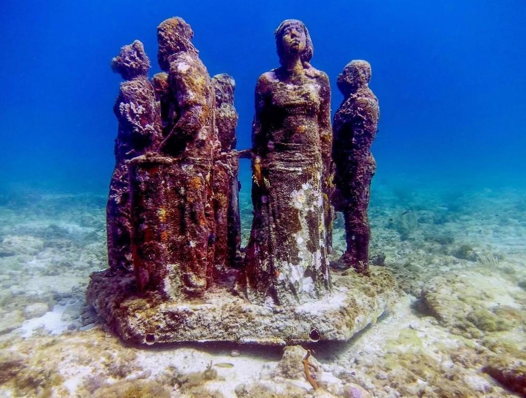 Подводные скалы и рифы: незабываемый дайвинг в Канкуне